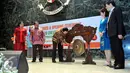 Gubernur DKI Jakarta, Basuki Tjahaja Purnama membuka acara Gala Dinner dan Ceremony The ASEAN Youth Creative Industry Fair (AYCIF), Balai Kota, Jumat (28/8/2015) (Liputan6.com/Panji Diksana)