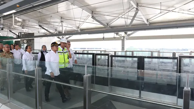 Menaker Hanif Dhakiri Jajal MRT Jakarta