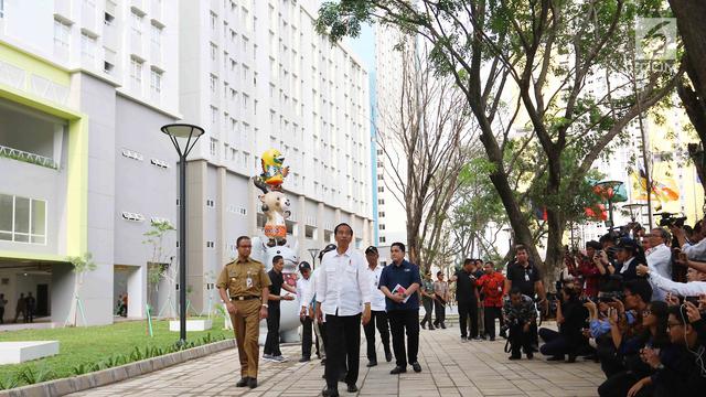 Didampingi Anies Baswedan, Jokowi Tinjau Wisma Altet