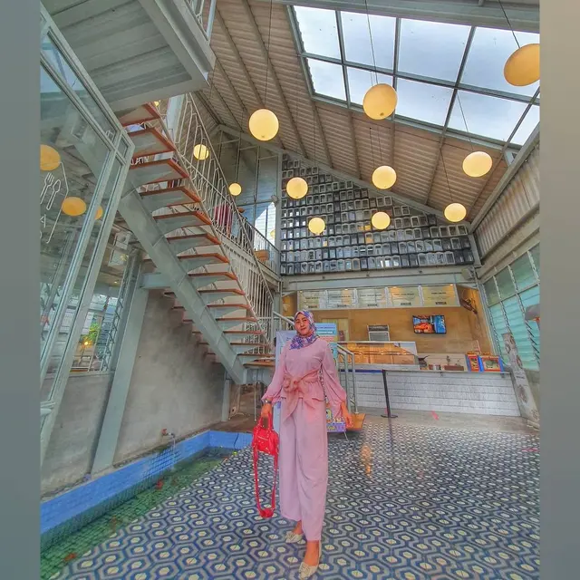 Potret Shelvie Hana Wijaya Istri Daus Mini. (Sumber: Instagram/firdaushelvie91)