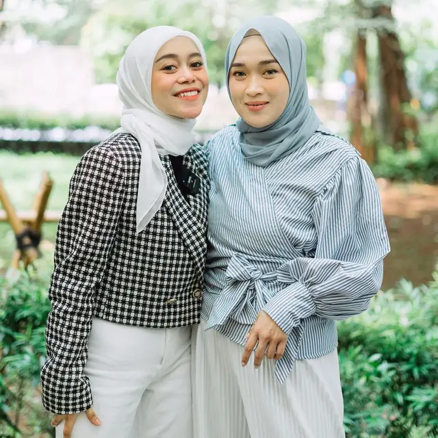 7 Potret Terbaru Ririe Fairus Mantan Istri Ayus Sabyan, Disebut Makin Menawan