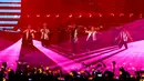Grup yang beranggotakan G-Dragon, T.O.P, Taeyang, Daesung, dan Seungri ini mengguncang Indonesia dengan penampilan mereka yang telah ditunggu-tunggu oleh para penggemarnya.. (Wimbarsana/Bintang.com)