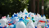 Cara Memanfaatkan Botol Air Mineral Supaya Tidak Jadi Sampah Plastik