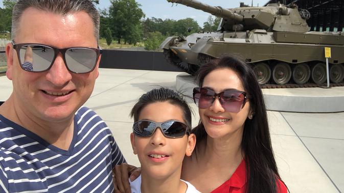 Maudy Koesnaedi Kenalkan Si Doel The Movie kepada Anak dan 