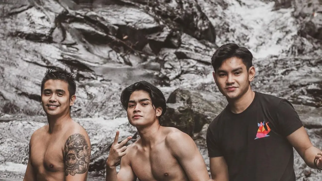 Temu Kangen, Ini 6 Momen Liburan Ajun Perwira, Aditya Suryo, dan Maghara Adipura