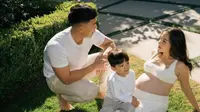 9 Potret Maternity Shoot Nikita Willy, Diwarnai Kehangatan Keluarga Menanti Kehadiran Si Kecil