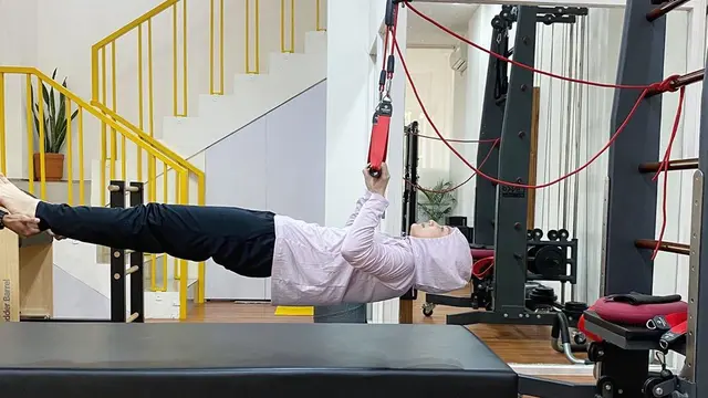 Potret 6 Seleb Wanita saat Pilates, Gayanya Curi Perhatian