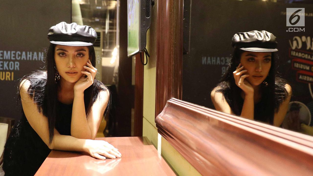 Penyanyi Lara Kolaborasi dengan 100 Musisi Dapatkan Rekor Muri