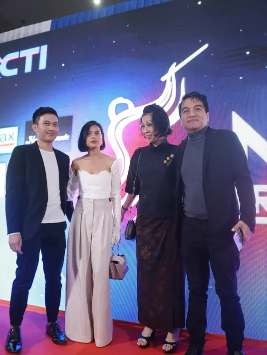 Eva Celia dan Demas Narawangsa