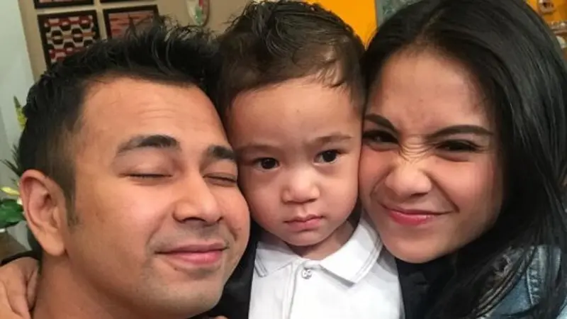 [Bintang] Raffi Ahmad dan Nagita Slavina