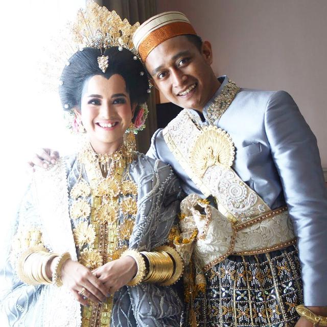 6 Potret Terbaru Meirayni Fauziah FTV dan Suami yang Jarang Tersorot