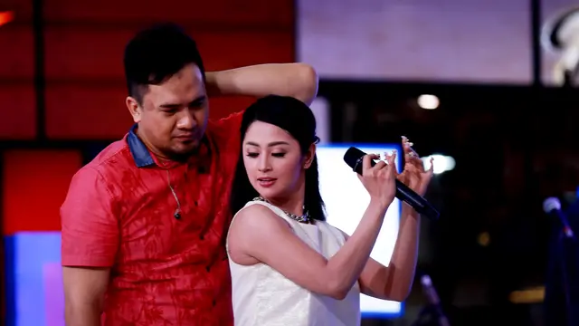 [Bintang] Dewi Perssik