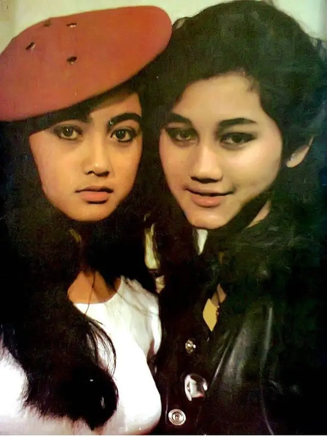 [Bintang] Desy Ratnasari-Nike Ardilla