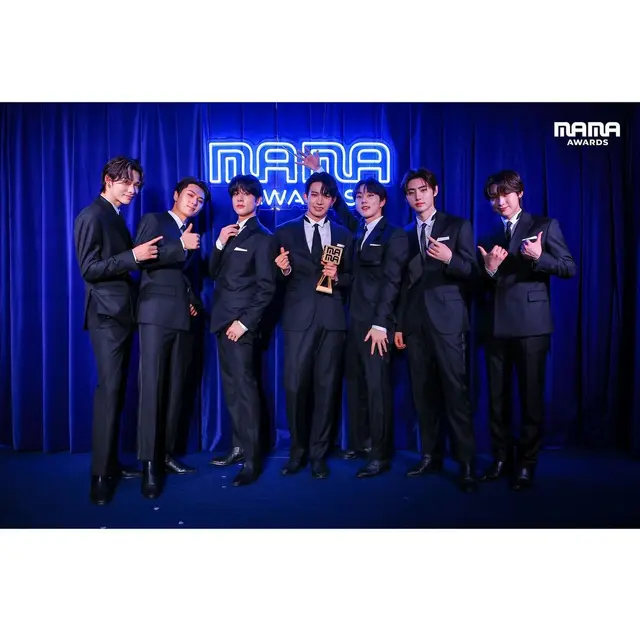 Enhypenbawa pulang piala MAMA Awards 2022 Day 1 (Foto: Instagram @mnet_mama)