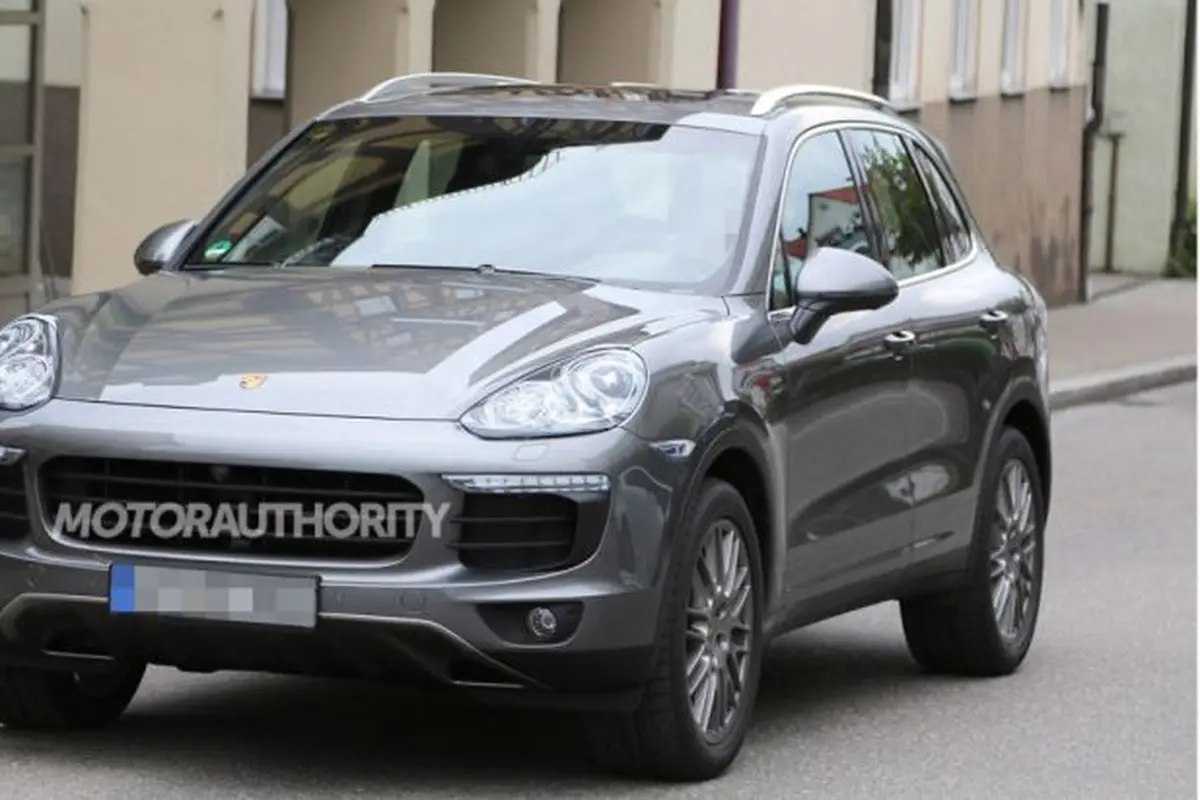 Tampang Porsche Cayenne Anyar Tersibak