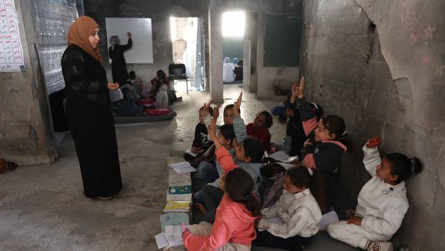Sekolah Mada, Jaga Semangat Belajar Anak-anak Pengungsi Palestina Meski di Dalam Tenda Darurat