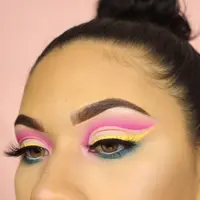 Eyeshadow untuk mata terlihat indah. (Instagram/nicdbeauty).