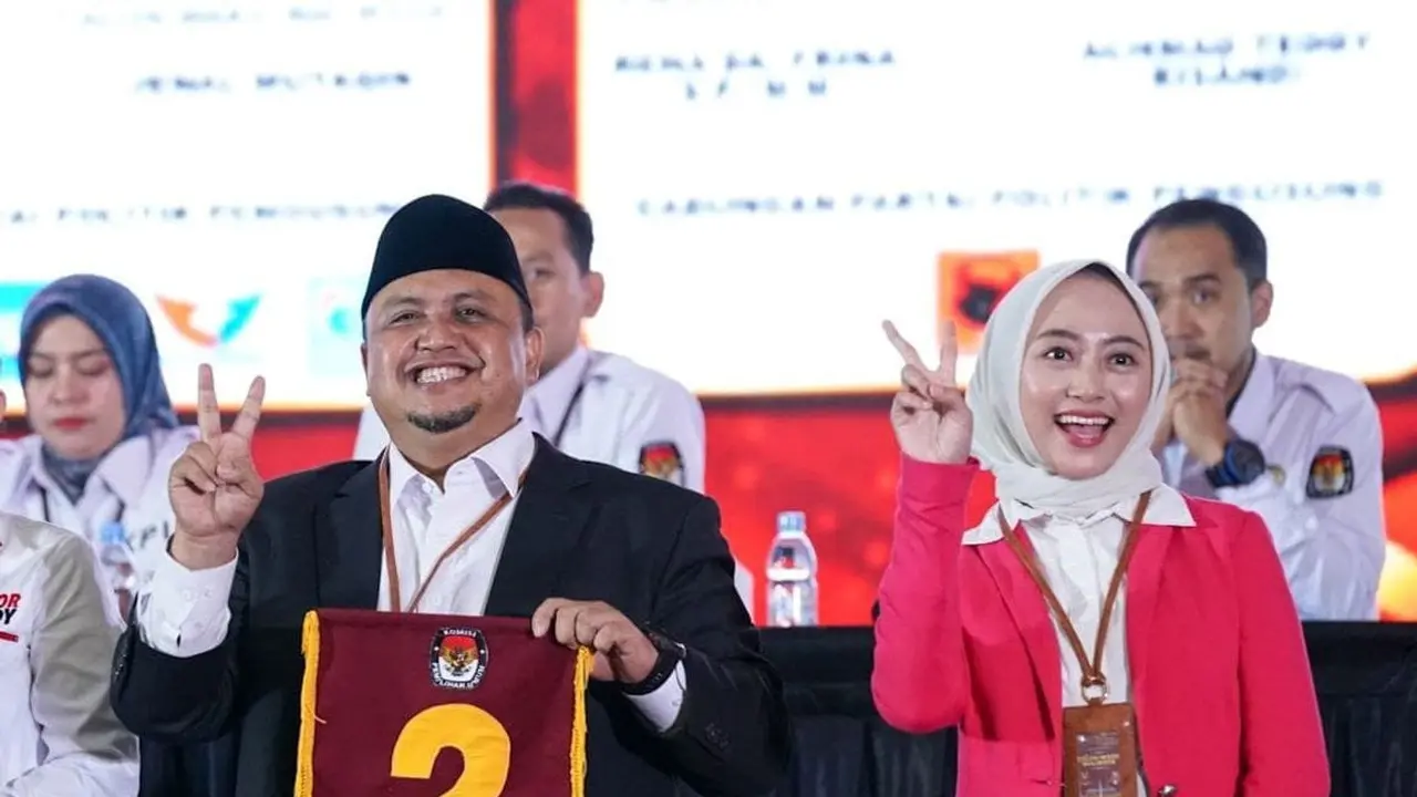 Calon Wali Kota dan Wakil Wali Kota Bogor Atang Trisnanto-Annida Allivia mengaku siap adu gagasan dan program saat debat perdana Pilkada Kota Bogor 2024.