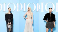 Melihat gaya busana Jisoo BLACKPINK hingga Natalie Portman di Paris Fashion Week (Dior)