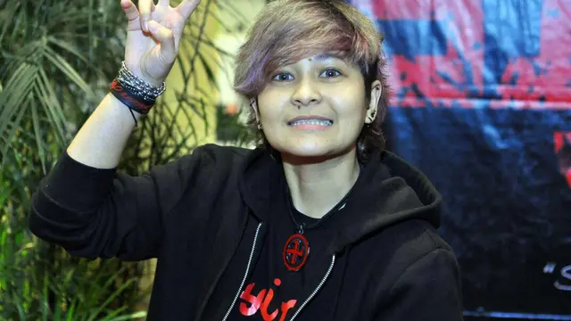 Mitha kali ini mengisi soundtrack film Syirik tanpa Dara rekan duetnya di The Virgin.
