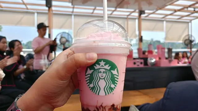 Tumbler Starbucks Berlian Seharga Rp2juta Pilihan Lisa BLACKPINK Habis dalam 5 Menit