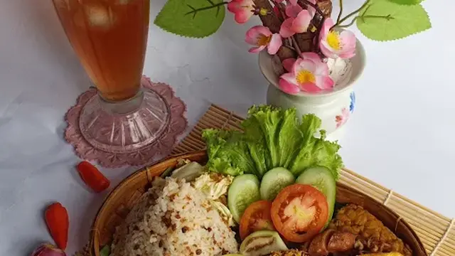Nasi Tutug Oncom Hineni Cibaduyut