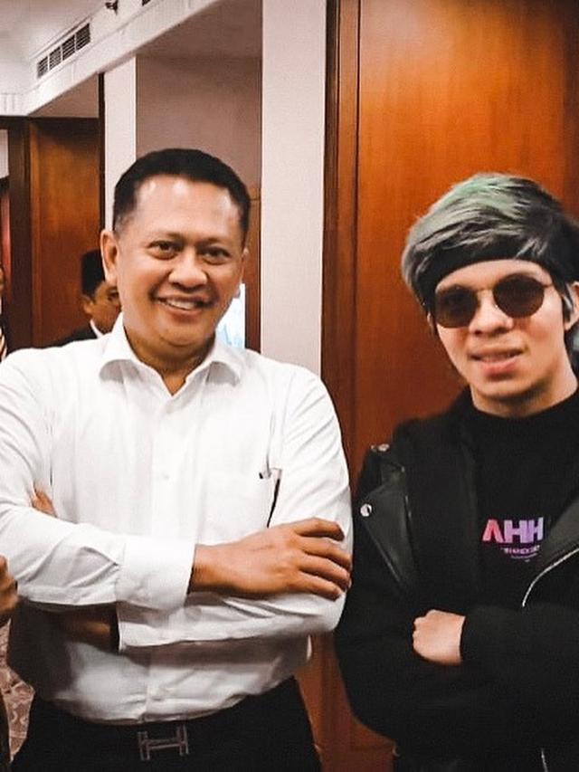 6 Potret Atta Halilintar Bareng Pejabat, Gayanya Sering Kompakan