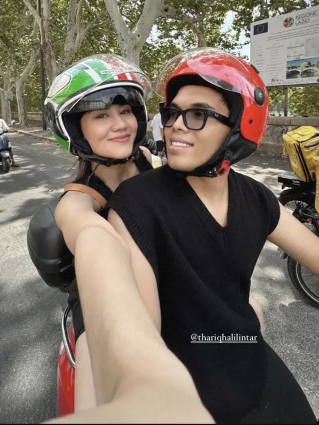 Aaliyah Massaid-Thariq Halilintar Naik Motor Vespa saat Honeymoon di Italia