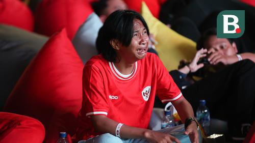 Foto: Ragam Ekspresi Suporter Timnas Indonesia saat Nobar Pertandingan Melawan China di Kualifikasi Piala Dunia 2026