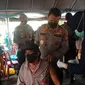 Kapolda Banten Tinjau Vaksinasi Lansia di Kabupaten Pandeglang. (Sabtu, 27/11/2021). (Dokumentasi Polda Banten).