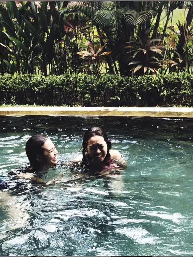 Sama-Sama Modis, Ini 6 Kebersamaan Yuki Kato dan Reina Kato yang Jarang Tersorot