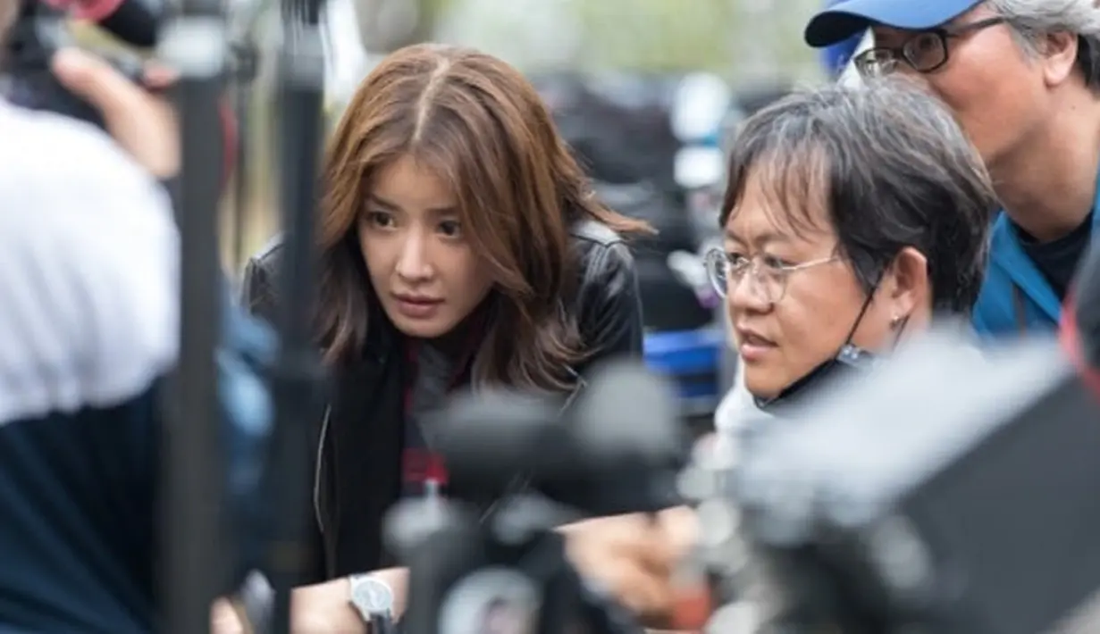 Menurut agensi Huayi Brothers, Lee Si Young melahirkan putra pada hari Minggu (7/1/2018) di sebuah rumah sakit di Seoul. (Foto: soompi.com)