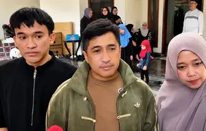 Irfan Hakim Akui Ketelatenan Vega Darwanti Merawat Ibu hingga Akhir Hayat, Racik Makanan Sendiri