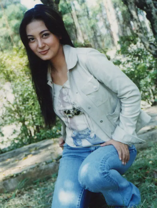 Dan tahun 2023 ini, ia terlibat sebagai Metha sinetron Cinta Tanpa Karena. Sedangkan layar lebar ada lima judul. Della juga terlibat dipuluhan judl film telvisi dari tahun 2001 hingga sekarang. [Foto: Dok. kapanlagi]