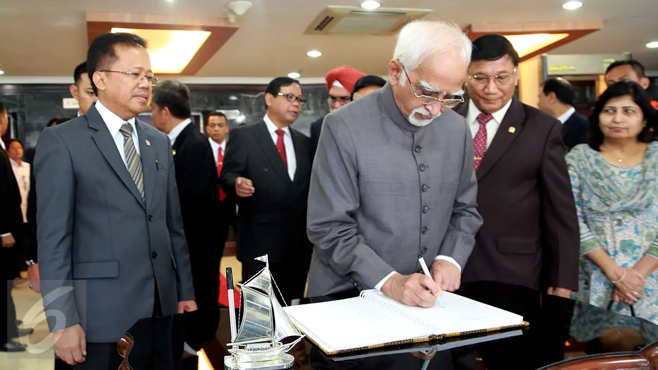 20151103-Kunjungan Wapres India ke DPD-Jakarta- Hamid Ansari-Johan Tallo
