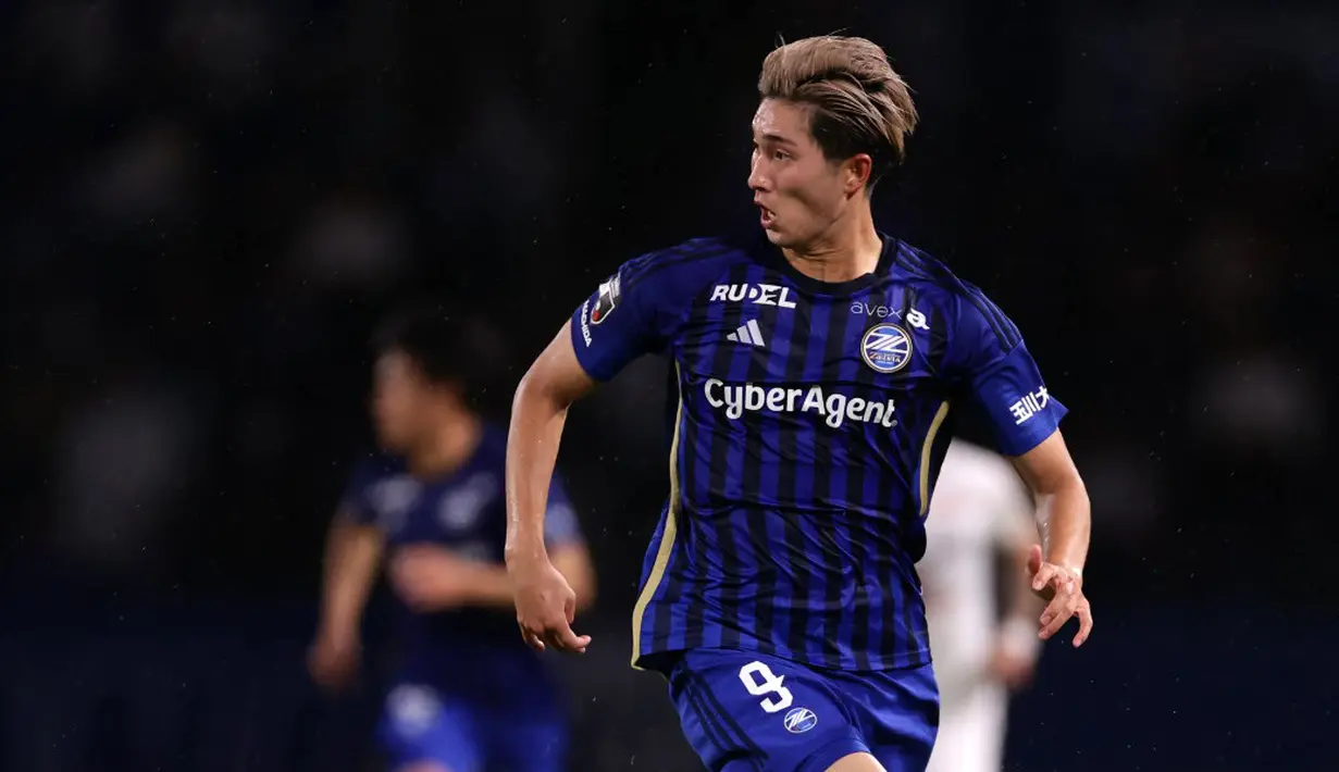 Sementara itu, Machida Zelvia, harus rela kalah 1-3 saat menjamu Albirex Niigata di kandang sendiri. Gol tunggal Shota Fujio dibalas tiga kali oleh tim tamu melalui Yota Komi, Soya Fujiawara, dan gol bunuh diri Jang Min-gyu. (Dok. J League)
