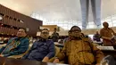 Ketua MPR RI Zulkifli Hasan (kanan) berbicang bersama Wakil Ketua MPR RI Evert Erenst Mangindaan (kiri) saat memantau gladi kotor pelantikan Presiden dan Wakil Presiden terpilih Joko Widodo dan Jusuf Kalla, Jakarta, Jum'at (17/10/2014) (Liputan6.com/Andri