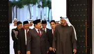 Prabowo Subianto dan Gibran Rakabuming Raka menemui Presiden Uni Emirat Arab Yang Mulia Syeikh Mohamed bin Zayed Al Nahyan (MBZ) di Istana Al Shati, Abu Dhabi, Senin, (14/5/2024). (Foto: istimewa)