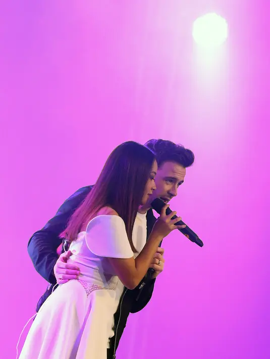 Ia berjanji akan datang ke Indonesia di tahun depan dan akan menyanyikan lagu-lagu di terbaru di album barunya nanti. Shane juga mengucapkan terima kasih kepada fansnya yang sudah hadir saat itu. (Bambang E. Ros/Bintang.com)