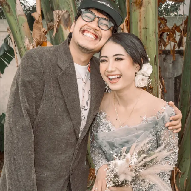 6 Potret Pasangan Viral Nikah Gratis di KUA, Ungkap Alasan Gelar Pernikahan Sederhana