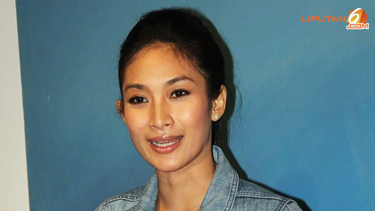 happy-salma-130601c.jpg