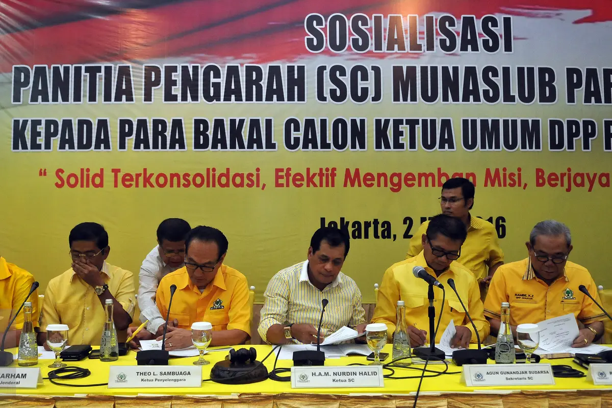 20160502-Balon Ketua Umum Golkar Berkumpul di DPP-Jakarta