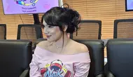 Davina Karamoy Belajar Gunting Rambut Demi Film NAIK LEVEL