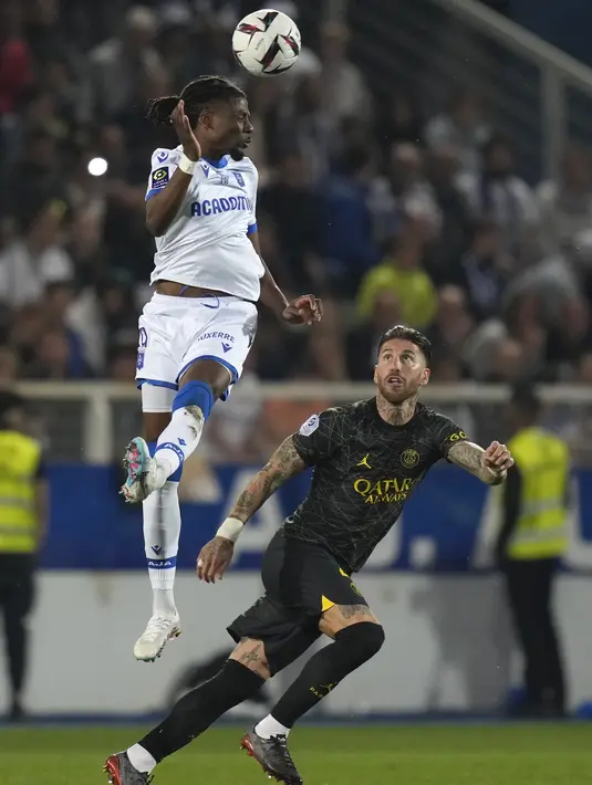Dua gol PSG dilesakkan oleh Kylian Mbappe di awal laga. Keduanya tercipta dalam tempo kurang dari sepuluh menit (6’, 8’). (AP Photo/Thibault Camus)