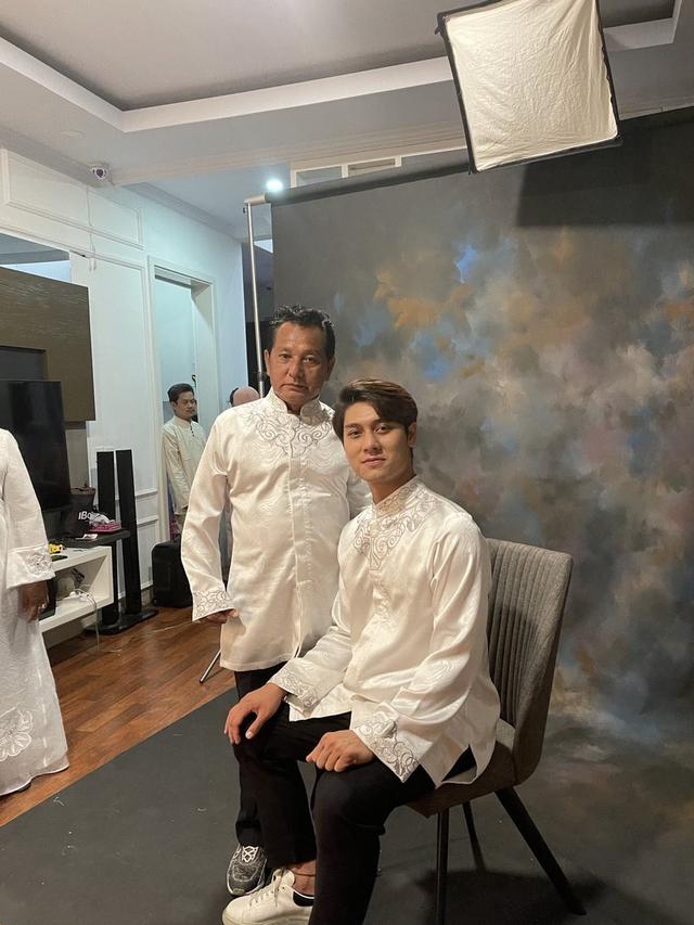 5 Potret Masa Muda Ayah Rizky Billar, Penampilannya Bikin Pangling