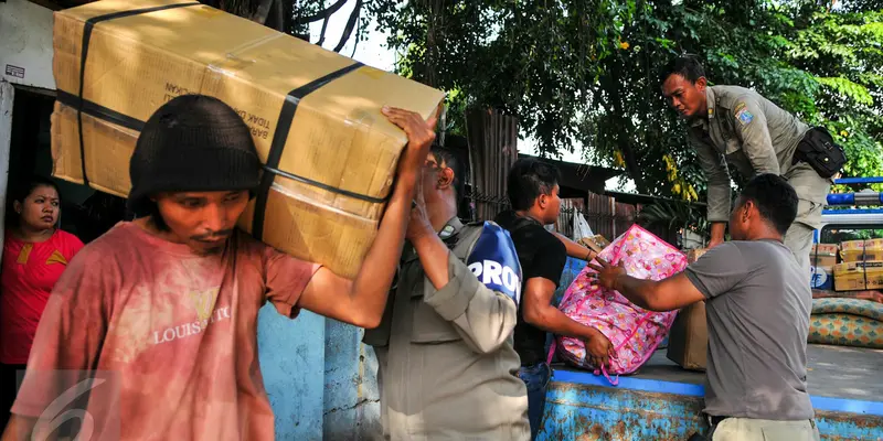 20160406-SP2 Turun, Warga Pasar Ikan Mulai Angkat Kaki-Jakarta