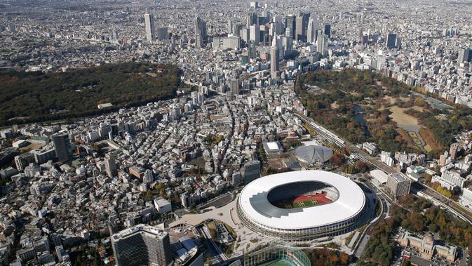 Pandangan udara menunjukkan New National Stadium, Tokyo, Jepang, Sabtu (30/11/2019). Komite Olahraga Jepang mengatakan jika alokasi dana untuk pembangunan New National Stadium adalah sekitar 155 miliar yen. (Kyodo News via AP)