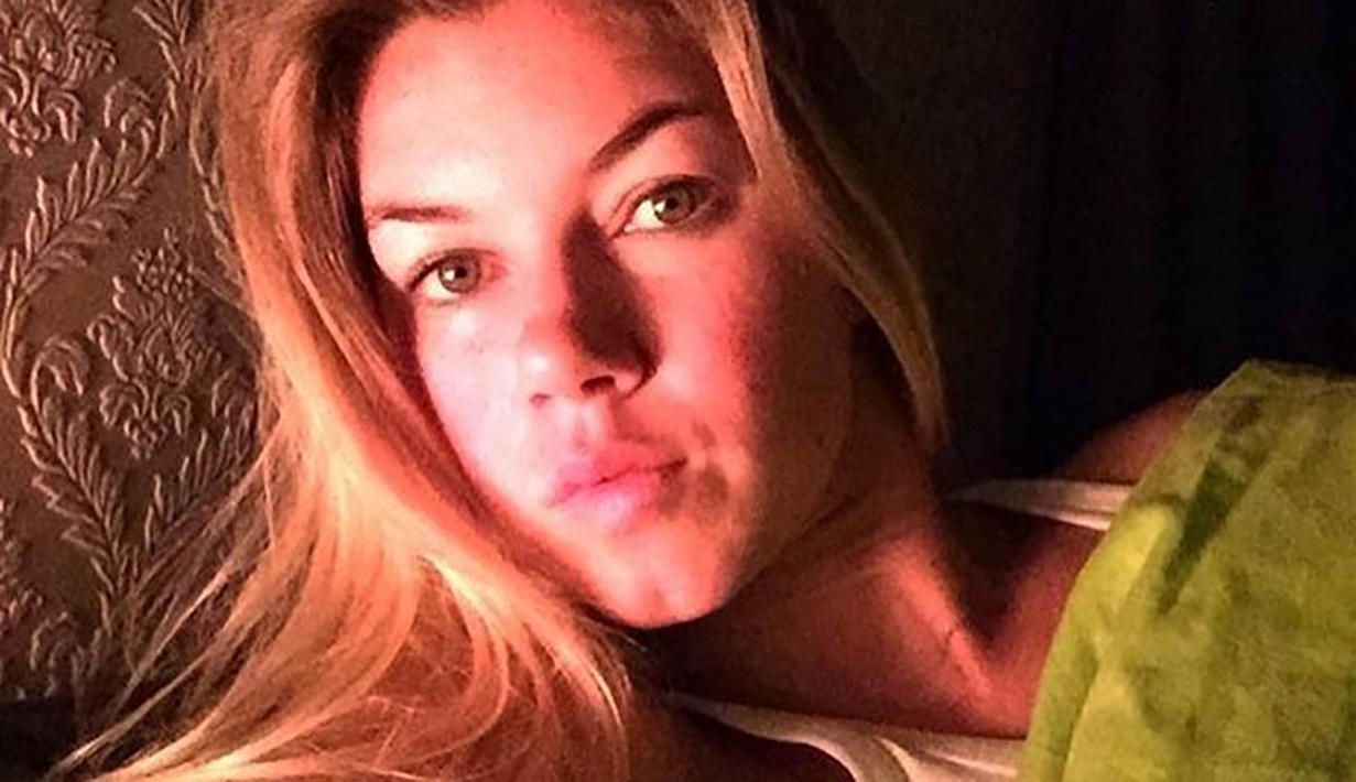 Wanita yang biasa disapa Anna ini berposisi sebagai bek tengah ataupun gelandang bertahan. (Bola.com/Instagram/Anoukhoogendijk)