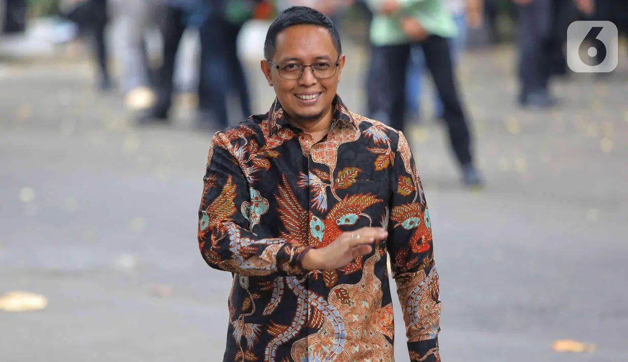 Hasan Nasbi. Ia adalah seorang konsultan politik Indonesia yang sejak 19 Agustus 2024 menjabat sebagai Kepala Kantor Komunikasi Kepresidenan. Hasan Nasbi merupakan salah satu Juru Bicara Tim Kampanye Nasional Prabowo Subianto–Gibran Rakabuming Raka untuk pemilihan umum Presiden Indonesia 2024. (Liputan6.com/Angga Yuniar)