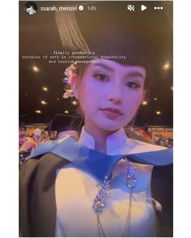 6 Momen Sarah Menzel saat wisuda, anggun pakai kebaya putih